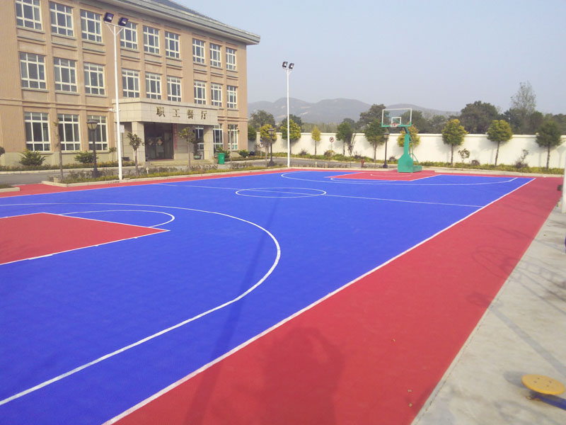 室外籃球場懸浮式拼裝地板生產廠家
